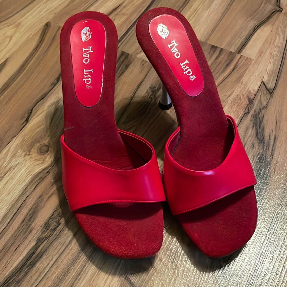 NWOT red high heels